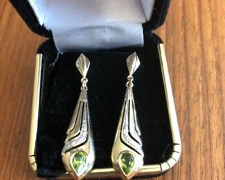 14KT Yellow Gold Pear Peridot and Diamond Dangle Earring