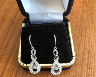 14KT White Gold 1/3 Dancing Diamond Earring