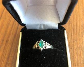 10KT Yellow Gold Marquise Emerald Ring