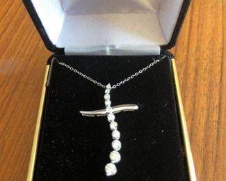 14KT White Gold 1 Carat Diamond Cross