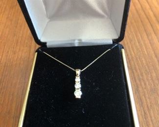 14KT Yellow Gold 1/2 Carat 3 Stone Diamond Pendant