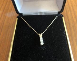 10KT Yellow Gold 1/4 Carat 3 Stone Diamond Pendant