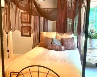 Full size canopy bed