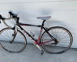 Fuji 770 road bike