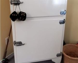Ice Box Coolerator - non-electric