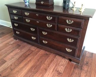Ethan Allen Early American Dresser
