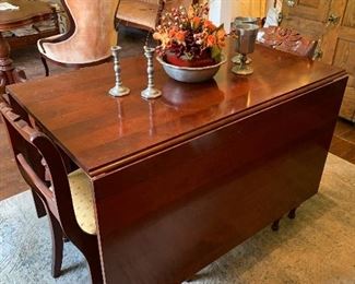 Southern Colonial drop leaf table, Nashville, TN