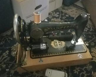 Vintage singer sewing machine in great shape
PLease check.terms and conditions
$55

34