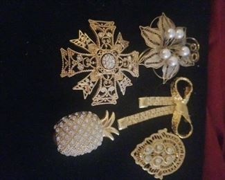 Vintage pin lot $20
Please read terms and conditions of sale
j 1