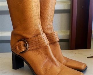 ladies  leather boots   size 61/2
$10
Please read terms and conditions of sale
boot 2