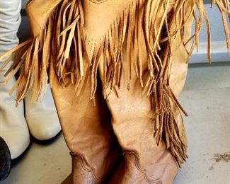 Womens leather frindge cowboy boots size  61/2
$15.00
Please read terms and conditions of sale
boot 6
