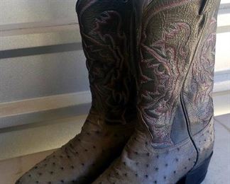 Tony Llama mens embossed black leather cowboy boot  size  11  $45
boot 11