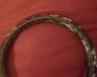 Cloisinne  bangle
$5.00 size .small med
PLEASE READ TERMS AND CONDITIONS
j20