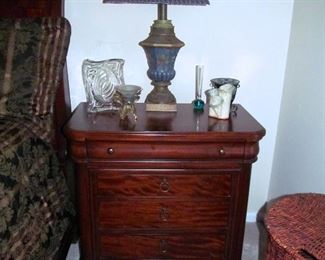 CLOSE-UP OF NIGHT STAND