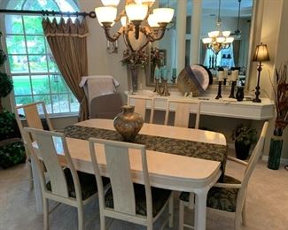 Lineage dining room set