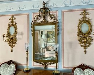 Beautiful gilt mirror                                          550.00