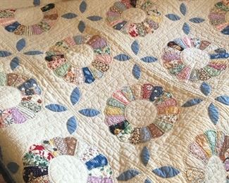 Dresden plate quilt 