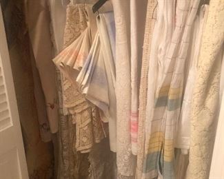 Assortment of table cloths 