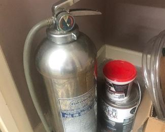 Fire extinguisher 