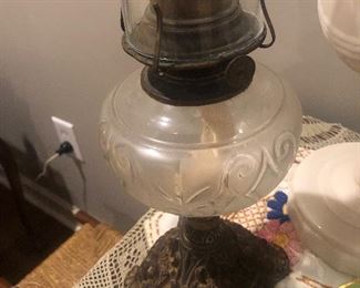 Oil lamp ornate base 