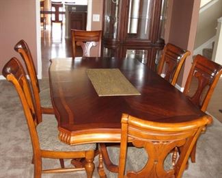 $240.00, Solid Maple inlay-ed wood Dining room table & 6 chairs , excellent condition, rarely used!