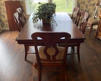 Just in time for Father's Day....Table w/ 1 extension AND (8) Chairs!!!!!!