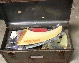 BAS043- Box of Misc Surfboard Fins