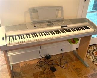 Yamaha keyboard 