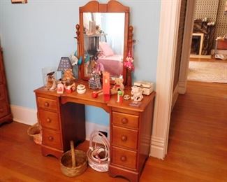 Maple Dresser child’s