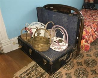 Foot Locker Trunk, Baskets