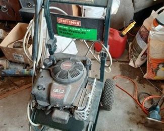Craftsman 2400PSI High Pressure Washer - has Compression