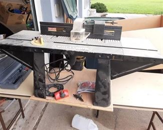 Craftsman 2 Hp Router with Table
