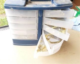Rubbermaid Organizer with Hardware