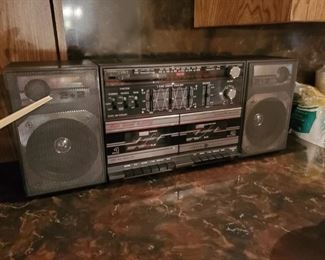 GE Boombox Blaster Stereo Dual Cassette AM FM Radio