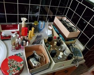 PERFUMES & BATH ITEMS