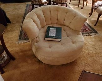 MID CENTURY ROUND CHANNEL BACK FAN CHAIR