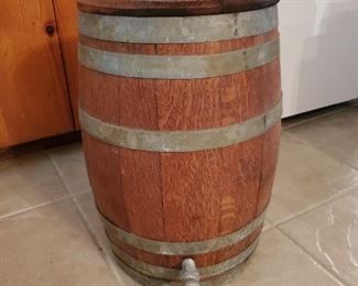 VINTAGE 5 GAL. WOOD KEG