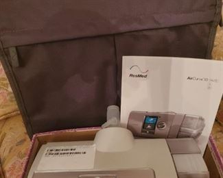RESMED AIRCURVE 10 VAUTO CPAP MACHINE & TRAVEL CASE