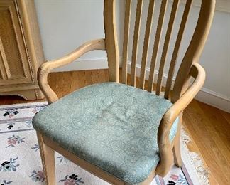 Item 27:  (6) Bernhardt kitchen chairs - 20" x 18.5" x 41"  (sold with the kitchen table as a set)