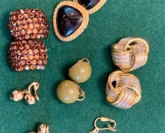 Item 164:  Lot of 7 clip earrings-clip: $12