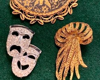 Item 172:  Lot of 3 pins: $10