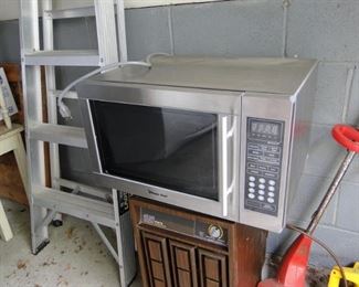 Microwave $25
