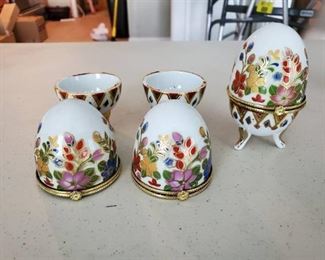 Lot of 3 Porcelain Eggs with Gilded Feet