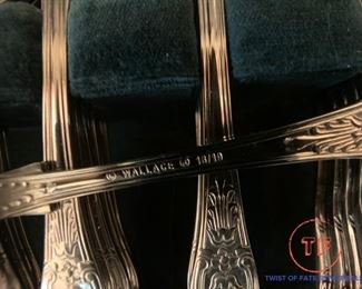 WALLACE Stainless Steel Silverware Set in Chest