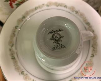 NORITAKE China Set TRILBY Pattern