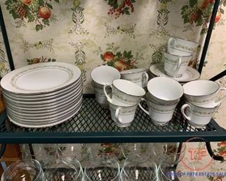 NORITAKE China Set TRILBY Pattern