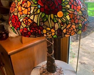 TIFFANY Style Stain Glass Table Lamp