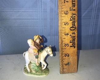 1983 Norman Rockwell Off To School
figurine $5.00
