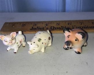 Three pigs, the first two are shakers $6.00