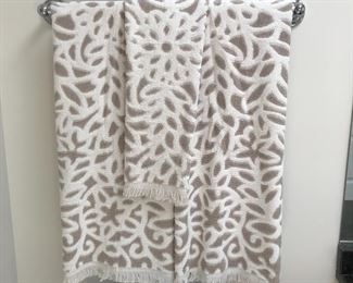 Decorative batheroom towels